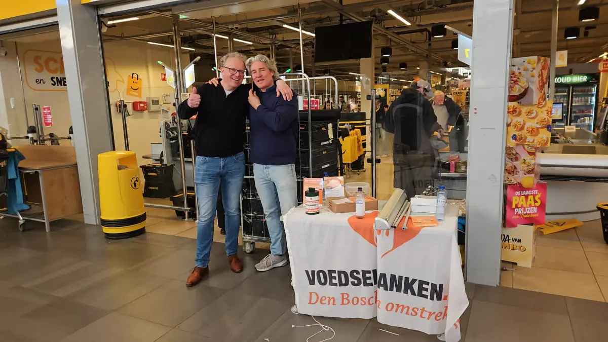 Foto bij 85 kratten voor de Voedselbank Den Bosch